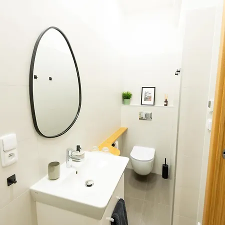 Апартаменты Modern & Spacious Near The Old Town Прага
