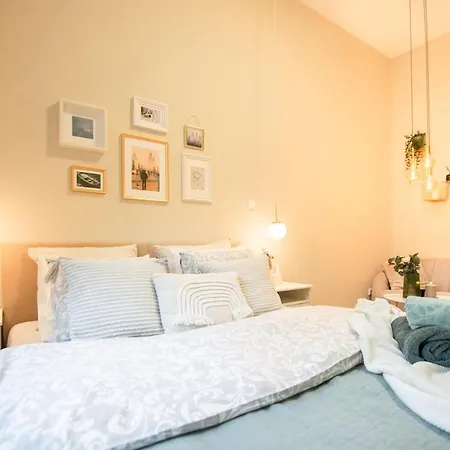 Modern & Spacious Near The Old Town Apartamento *