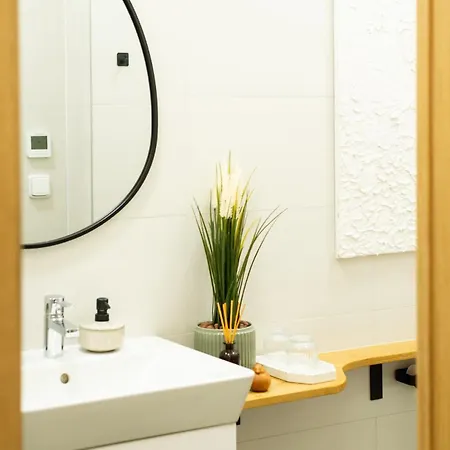 Apartamento Modern & Spacious Near The Old Town