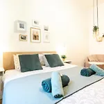 Modern & Spacious Near The Old Town *